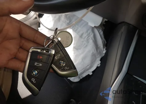 2020 BMW 330I xDrive z USA, uszkodzony, nr VIN 3MW5R7J03L8B10793